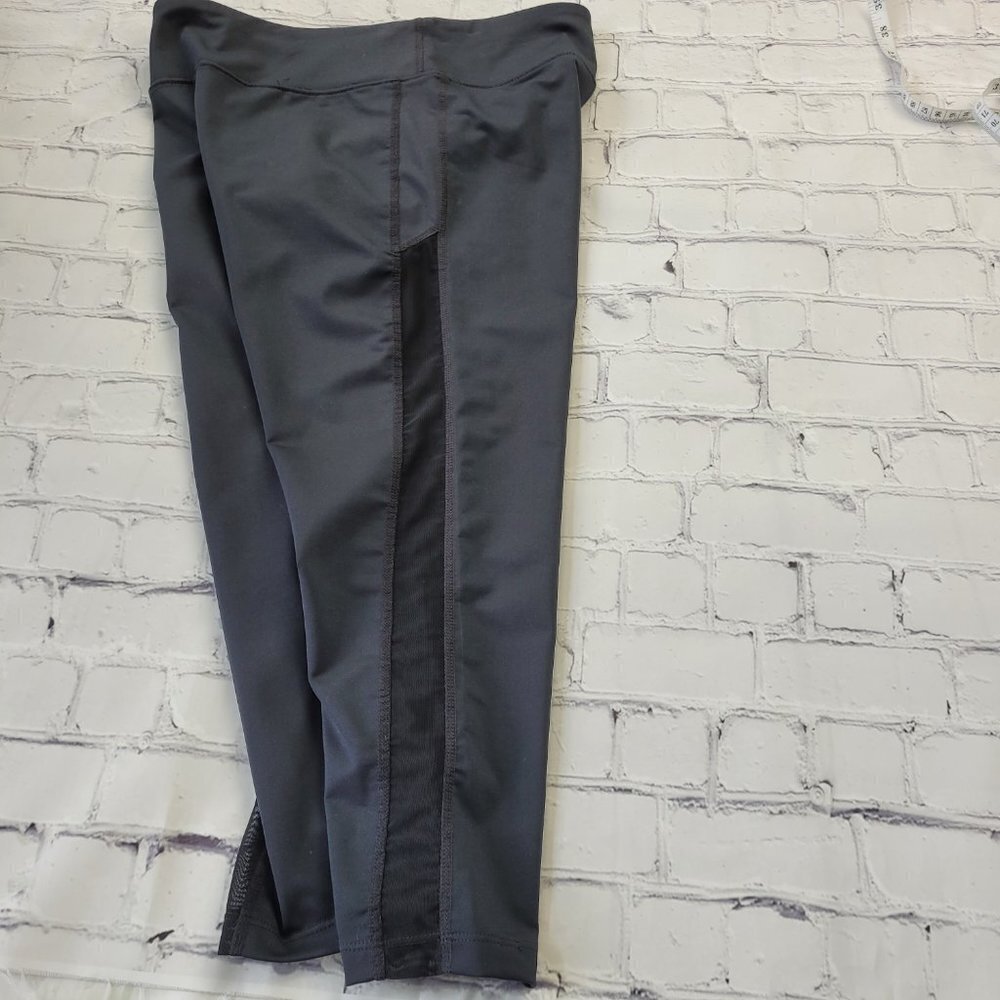 ✅ ASICS woman’s black cropped leggings Yoga workout size M inseam 21” - Picture 4 of 11